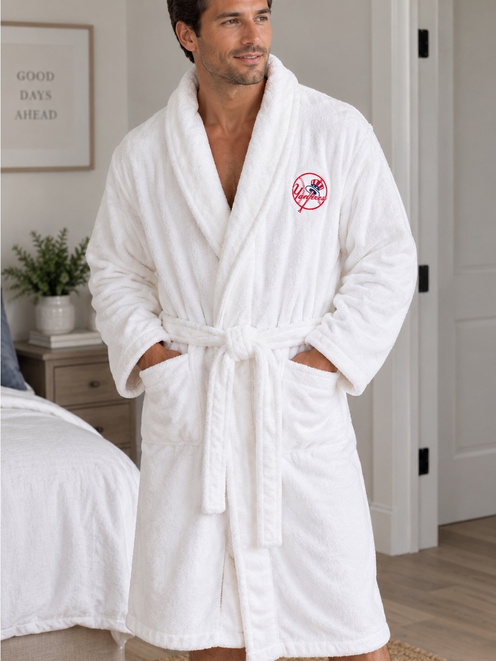 New York Yankees McArthur 100% Cotton Terry Robe White OS NWOT